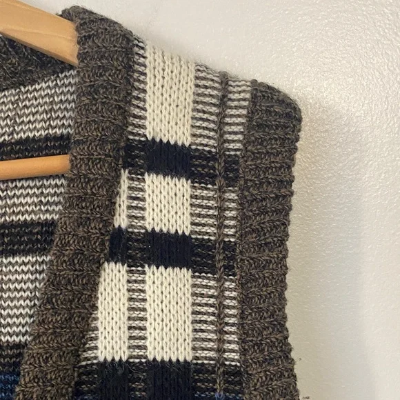 Vintage Campus Plaid Knit Vest Button Front V neck size Small oversized - Picture 4 of 10
